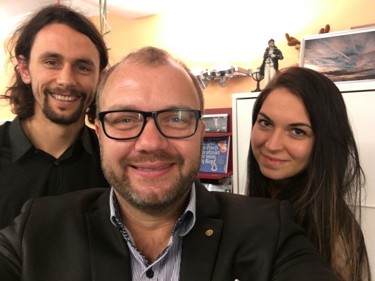 Neven Subotic, Michael Ehlers und Shari Malzahn wärend eines Rhetoriktrainings für die Neven Subotic Stiftung in Bamberg